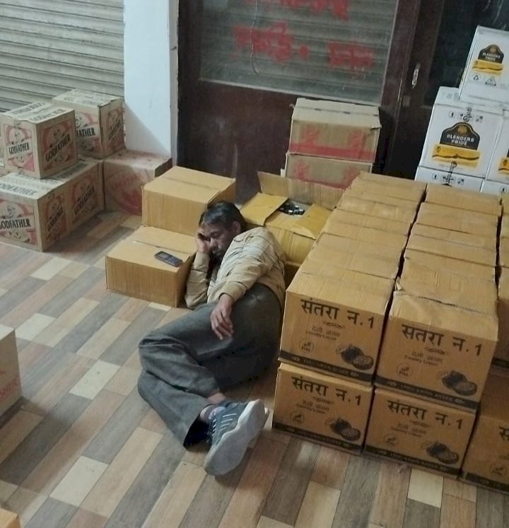 बड़ा सवाल,बच्चों को नौकरी  शराब के ठेकों पर करवाएं। विवेक शर्मा