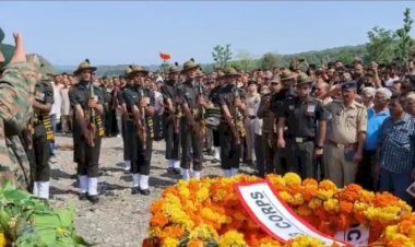 सैन्य सम्मान के पंच तत्व में विलीन, बड़ाबन गांव में हजारों ने दी नम आंखों से विदाई..