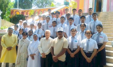 कार्मेल कान्वेंट स्कूल के बच्चों ने रानीताल बाग में रौपे पौधे