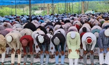 मुस्लिम समुदाय के लोगों ने ईदगाह में अदा की ईद की नमाज, मौलाना अब्दुल रऊफ ने अदा करवाई ईद की नमाज़