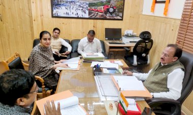 हस्तशिल्प और हथकरघा उत्पादों को बढ़ावा देने की आवश्यकताः उद्योग मंत्री