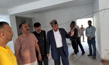 स्वास्थ्य एवं परिवार कल्याण मंत्री कर्नल मंत्री धनी राम शांडिल ने किया निर्माणाधीन स्वास्थ्य भवन नोहरा धार का निरीक्षण