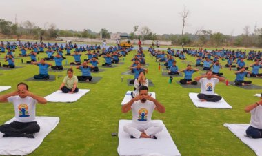 अंतरराष्ट्रीय योग दिवस पर पेखुबेला में आयोजित हुआ जिला स्तरीय योग समारोह