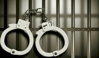 छात्राओं से छेड़खानी करने वाला आरोपी शिक्षक हिरासत में लिया, एफआईआर दर्ज. .25 छात्राओं ने छेड़खानी  करने के लगाये गंभीर आरोप..