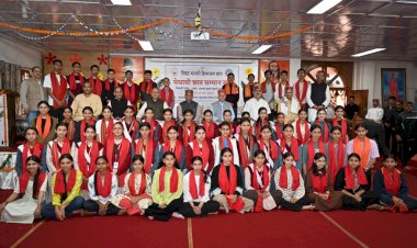 राज्यपाल ने विद्या मंदिर के मेधावी विद्यार्थियों को सम्मानित किया