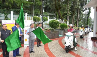 मुख्यमंत्री ने एचआइवी, एसटीआई, टीबी और हेपेटाइटिस संबंधी स्वास्थ्य सेवाओं के लिए 12 ई-स्कूटरों को झंडी दिखाकर रवाना किया