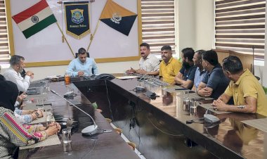 रोड सेफ्टी क्लब की बैठक उप पुलिस अधीक्षक रमाकांत ठाकुर की अध्यक्षता में सम्पन्न