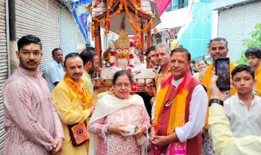 भाजपा प्रदेश अध्यक्ष डॉ. राजीव बिंदल ने भगवान श्री जगन्नाथ जी की रथ यात्रा में लिया भाग