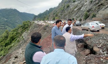 यातायात व्यवस्था सुचारू बनाए रखने के लिए ज़िला प्रशासन प्रतिबद्ध