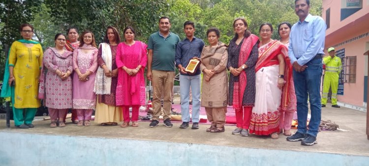 IIT/JEE क्वालीफाई करने वाले   छात्र विकास चौधरी जब पहुंचे अपने बनकला स्कूल फिर क्या हुआ...