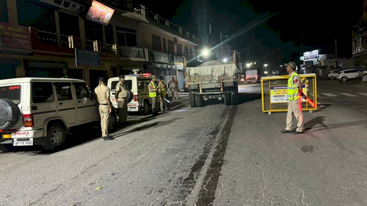 पुलिस ने 27 टिप्पर किये जब्त: ओवरलोडिंग व अवैध खनन में लगे थे, बीती रात पांवटा में पुलिस का बड़ा एक्शन..