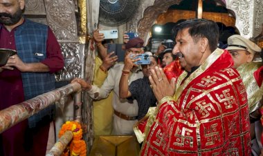 उपमुख्यमंत्री मुकेश अग्निहोत्री ने शक्तिपीठ माँ चिंतपूर्णी के दरबार में नवाया शीश