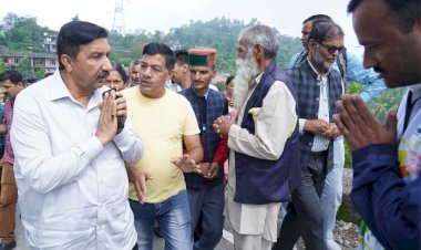 आपदा की इस घड़ी में सरकार हर प्रभावित परिवार के साथ खड़ी है : मुकेश अग्निहोत्री