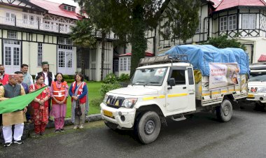 शिमला से भाजपा ने रवाना किए राहत सामग्री वाहन, सिद्धार्थन ने दिखाई हरि झंडी