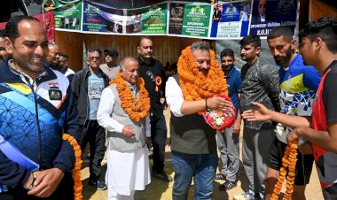 युवाओं के सर्वांगीण विकास में खेल निभाते है अलग भूमिका - रोहित ठाकुर