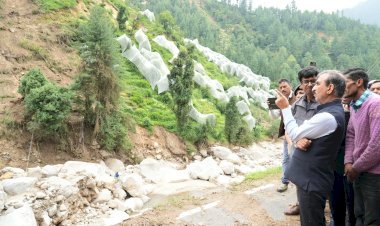 मुख्यमंत्री ने आपदा प्रभावितों से कहा, मैं आपके साथ, लाएंगे सैटलमेंट पॉलिसी