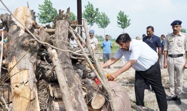 उप मुख्यमंत्री ने एएसआई सोहन लाल को अर्पित की श्रद्धांजलि, कहा...कर्तव्यनिष्ठ अधिकारी का जाना व्यक्तिगत क्षति