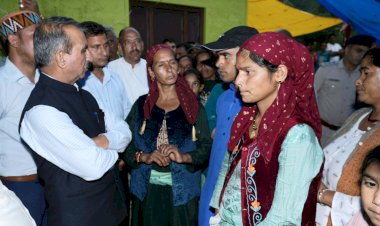 मुख्यमंत्री ने नाचन क्षेत्र के बागा, स्यांज व पंगल्यूर गांव में आपदा का जायजा लिया