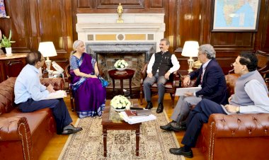 मुख्यमंत्री ने केंद्रीय वित्त मंत्री से भेंट की, राज्य की ऋण सीमा बढ़ाने का आग्रह किया