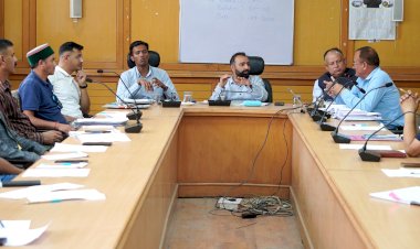 किन्नौर जिला में आगामी सेब सीज़न के सुचारू संचालन के दृष्टिगत बैठक आयोजित