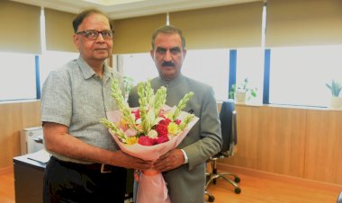 मुख्यमंत्री ने 16वें वित्तायोग के अध्यक्ष से राजस्व घाटा अनुदान जारी रखने का आग्रह किया