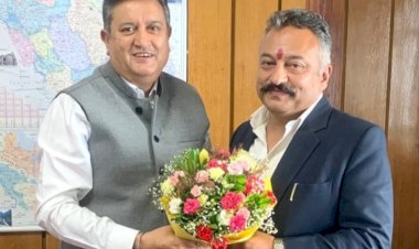 न्यायामूर्ति तरलोक सिंह चौहान ने शिक्षा मंत्री से भेंट की