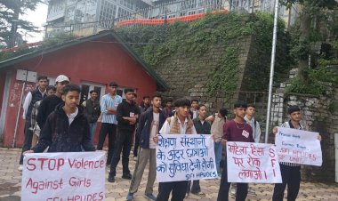 एसएफआई संध्याकालीन विभाग में  शिक्षण संस्थानों में बढ़ रहे यौन शोषण के खिलाफ धरना प्रदर्शन