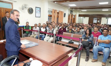 सेब उत्पादकों के हितों की रक्षा के लिए प्रदेश सरकार प्रतिबद्धः मुख्यमंत्री