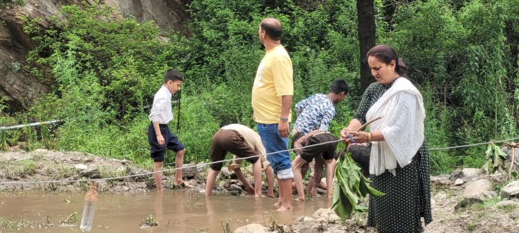 आपदा प्रभावित क्षेत्रों में सर्व स्वयंसेवक निभा रहे उल्लेखनीय भूमिका, प्रभावितों को सुरक्षित निकालने से लेकर राहत व पुनर्वास कार्यों में निरंतर मिल रहा सहयोग