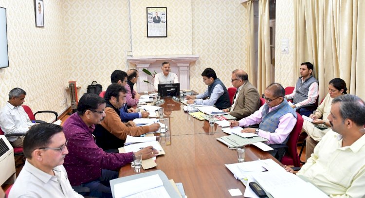 राजेश धर्माणी ने हिमुडा की समीक्षा बैठक की अध्यक्षता की