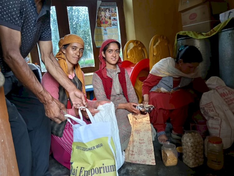 प्राकृतिक आपदा में आंगनबाड़ी कार्यकर्ताओं ने निभाई अहम जिम्मेदारी