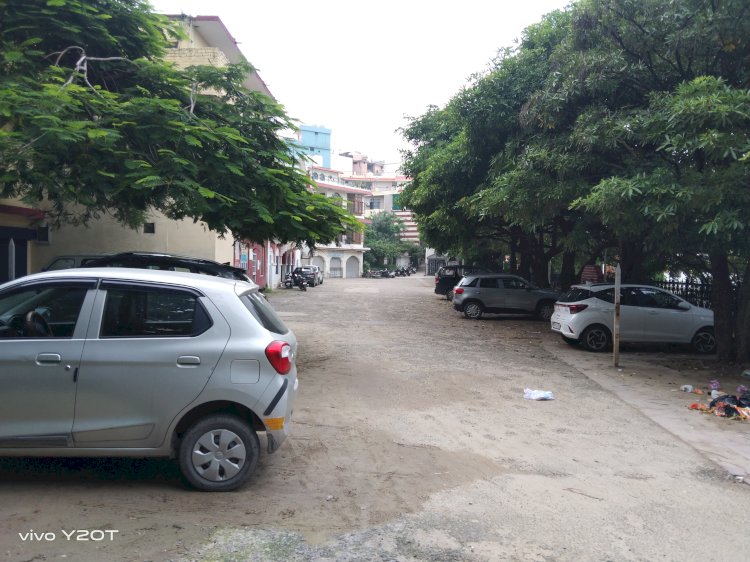 ऐतिहासिक पक्का टैंक परिसर: ज़िला प्रशासन की अधिसूचना 2 साल पहले रदद्र पुलिस का एक्शन किस के इशारे पर..