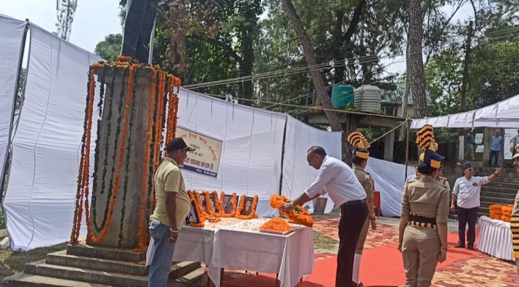 हमीरपुर में कारगिल विजय दिवस पर शहीदों को किया नमन