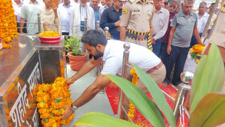 कारगिल विजय दिवस पर ऊना वासियों का अमर बलिदानियों को सलाम जिला स्तरीय कार्यक्रम में शहीद स्मारक पर श्रद्धांजलि अर्पित