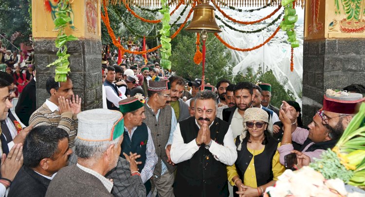 अपनी मूल संस्कृति से जुड़े रहे युवा - रोहित ठाकुर