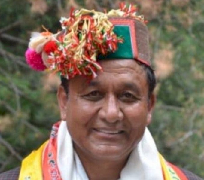 काले कपड़े, जूते-चप्पल फैंककर सरकारी वाहन पर लगे राष्ट्रीय ध्वज का किया अपमानः जगत सिंह नेगी