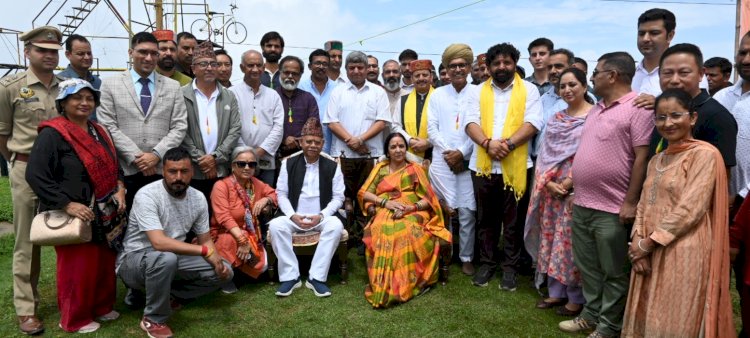 राज्यपाल ने ‘मिस्टिक विलेज’ का दौरा किया, पुखरी की प्राकृतिक खूबसूरती व समृद्ध संस्कृति को सराहा