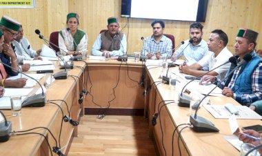 जिला परिषद किन्नौर की त्रैमासिक समीक्षा बैठक अध्यक्ष निहाल चारस की अध्यक्षता में सम्पन्न