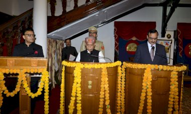 राज्यपाल ने डॉ. पवनेश कुमार को एचपीपीएससी सदस्य की शपथ दिलाई