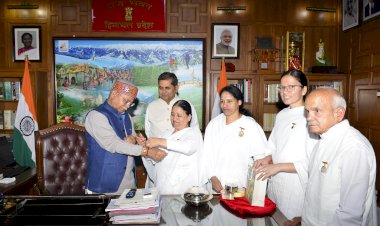 ब्रह्माकुमारी बहनों ने राज्यपाल को राखी बांधी