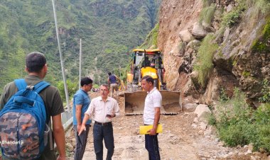 हणोगी के समीप राष्ट्रीय राजमार्ग से हटाया मलबा*