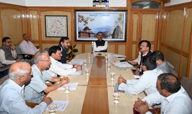 एचपीएसईबीएल की संयुक्त कार्य समिति ने मुख्यमंत्री से भेंट की