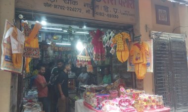 श्री कृष्ण जन्मोत्सव: नाहन के बाजार रंगे कान्हा के रंग में..