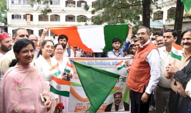 सीयू में “हर घर तिरंगा” अभियान के तहत निकाली तिरंगा यात्रा