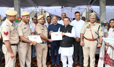 कई चुनौतियों के बावजूद आगे बढ़ रहा है हिमाचल प्रदेश : विनय कुमार