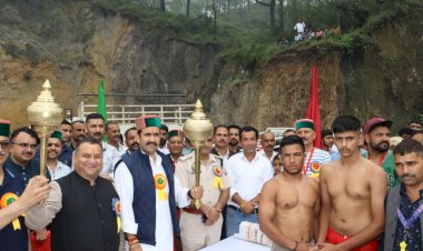 रेणुका वि•स• क्षेत्र की दस सड़क निर्माण पर 81 करोड की राशि हो रही व्यय : विक्रमादित्य सिंह