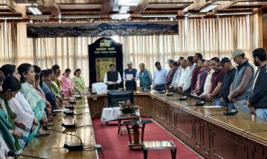 बचत भवन में मनाई पूर्व प्रधानमंत्री राजीव गांधी की जयंती