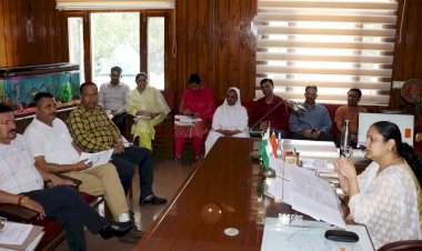 उपायुक्त की अध्यक्षता में हुई जिला सड़क सुरक्षा समिति की बैठक।