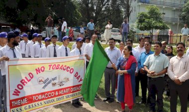 उपायुक्त ने नशा मुक्त भारत अभियान जागरूकता रैली को दिखाई हरी झंड़ी