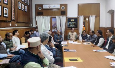 मुख्य सचिव ने आपदा प्रभावित क्षेत्रों में राहत और पुनर्वास कार्यों की समीक्षा की